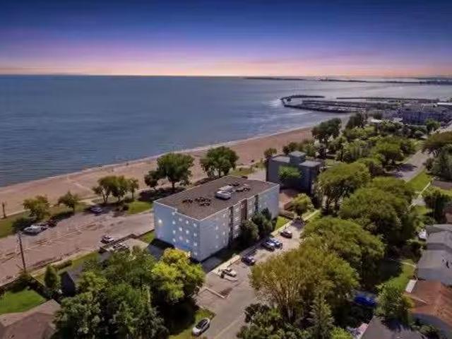 St Avenue, Gimli, MB, R0C 1B0 condo for sale Listing ID 202.