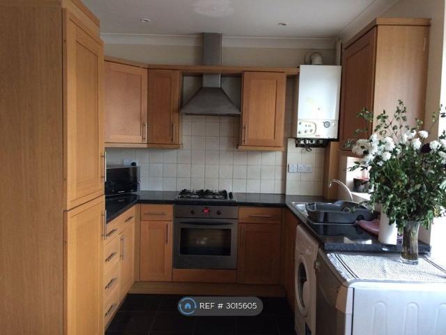 St. Barnabas Road, Mitcham CR4, 3 bed maisonette to rent, £2,500 pcm | PrimeLocation