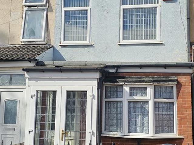 St. Benedicts Road, Birmingham B10 3 bed terraced house to rent £1,250 pcm £288 pw