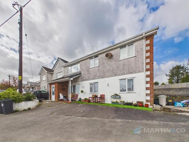 St Blazey 2 bed apartment to rent £895 pcm £207 pw