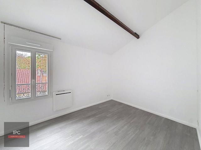 ST BRICE RUE DE PARIS 2 PIECES 49m²