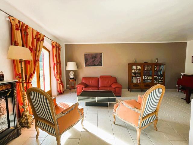 St Cannat Maison meublée 3 chambres