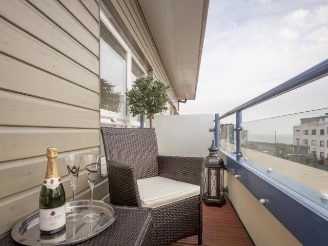 St Catherines Road, Southbourne. 3 bed apartment to rent £1,972 pcm £455 pw