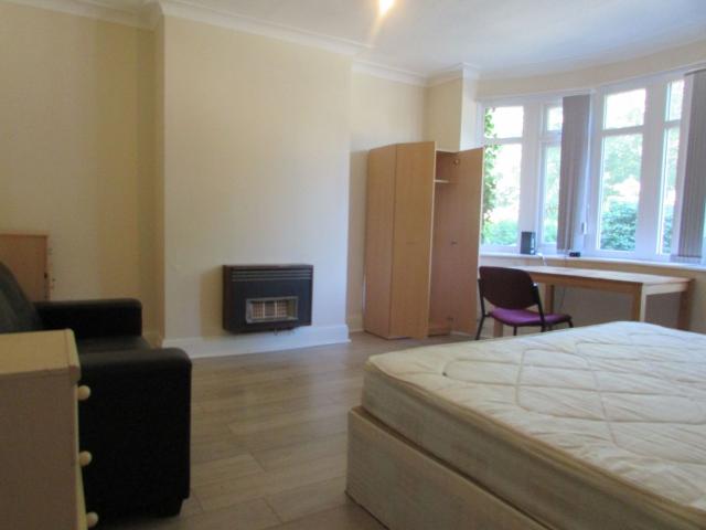St.Chads Drive, 55, Leeds LS6, 5 bed terraced house to rent, £2,179 pcm | PrimeLocation