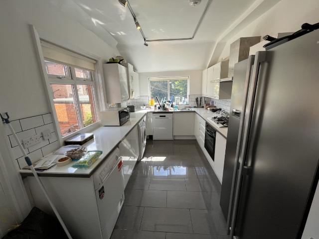 St. Chads Drive, Headingley, Leeds, West Yorkshire LS6, 7 bed semi detached house to rent, £4,156 pcm | PrimeLocation