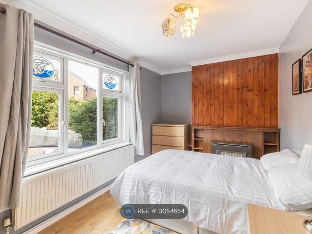 St. Chads Road, Tilbury RM18, Studio to rent, £700 pcm | PrimeLocation