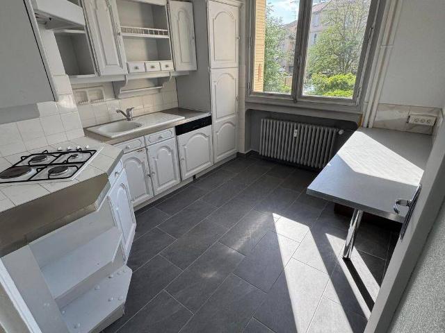 St chamond, 26 bld delay, t3 de 64m² 1er