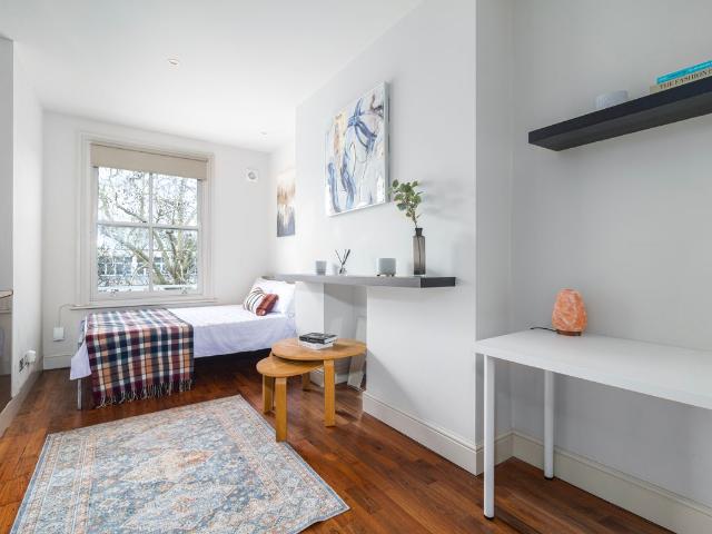 St. Charles Square, London W10, Studio to rent, £1,200 pcm | PrimeLocation