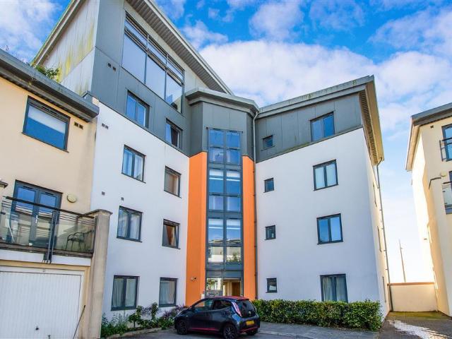 St Christophers Court, SWANSEA, SA1 2 bed flat to rent £1,550 pcm £358 pw