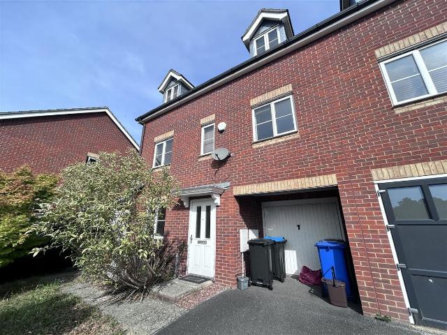 St. Christophers Mews, Ramsgate CT11, 5 bed shared accommodation to rent, £525 pcm | PrimeLocation
