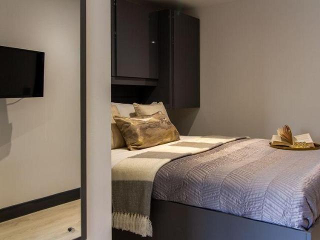 St Columbas Close, Coventry CV1 Studio to rent £875 pcm £202 pw