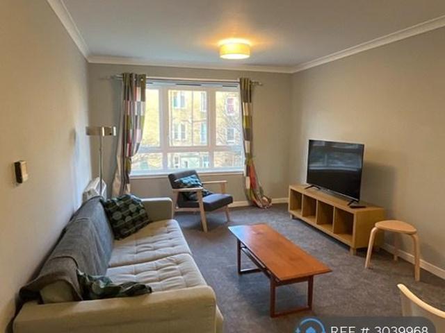 St Clair Avenue, Edinburgh, EH6 1 bed in a flat share to rent £756 pcm £174 pw