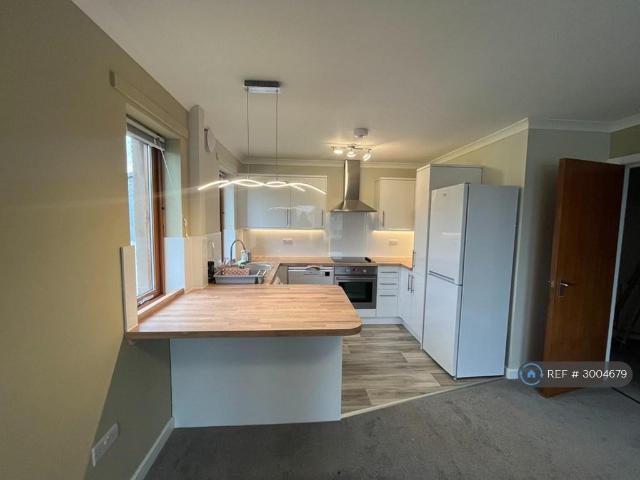 St Clair Place, Edinburgh, EH6 3 bed flat to rent £1,595 pcm £368 pw