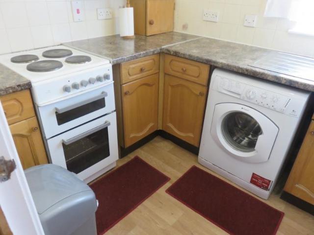 St Clair Street, City Centre. 2 bed flat to rent £690 pcm £159 pw