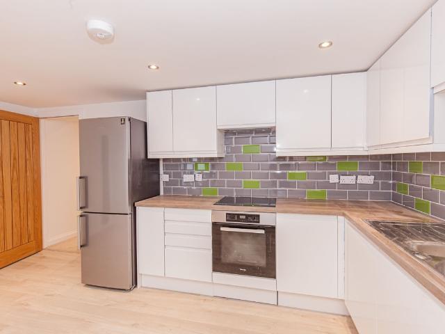 St Clements, Oxford OX4, 2 bed flat to rent, £2,595 pcm | PrimeLocation