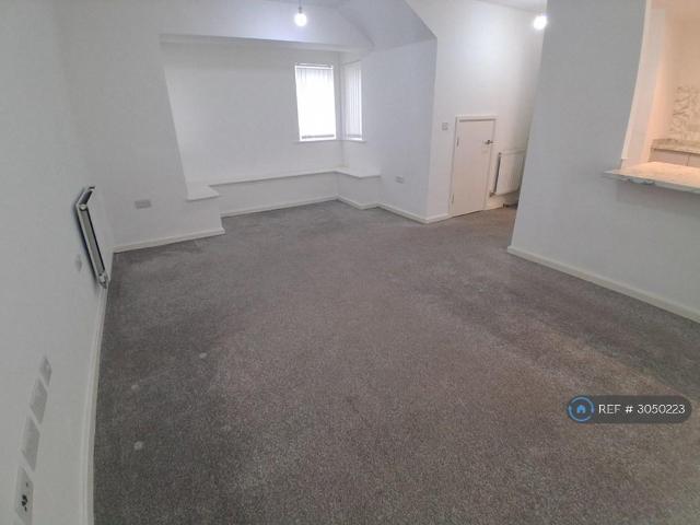 St Cyprian Place, Liverpool, L7 2 bed flat to rent £700 pcm £162 pw