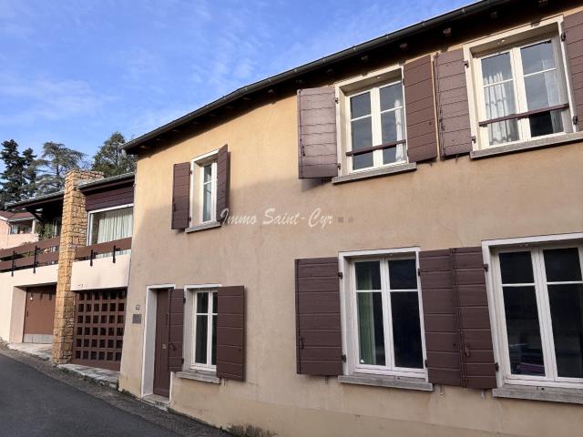 St Cyr au Mont d'Or Centre Village