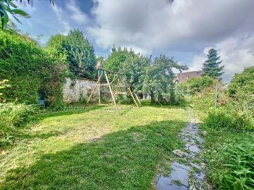 ST CYR L'ECOLE centre ville: Maison à louer de 131 m² avec jardin et garage