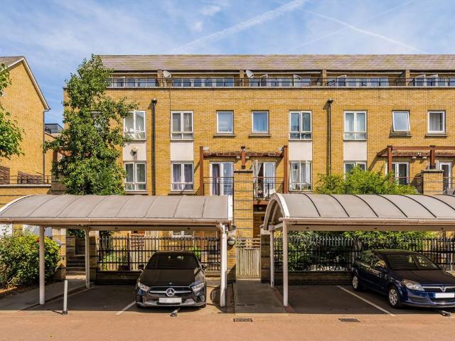 St Davids Square, Canary Wharf E14, 5 bed semi detached house to rent, £5,000 pcm | PrimeLocation