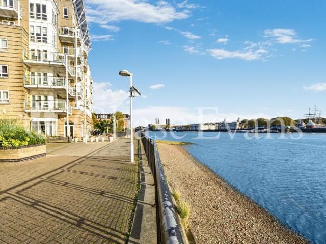 St. Davids Square, London E14, 2 bed flat to rent, £2,550 pcm | PrimeLocation