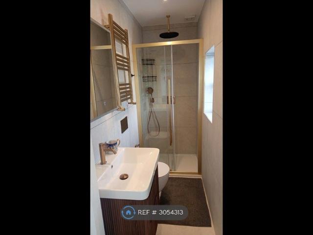 St Davids Place, London NW4, Studio to rent, £1,250 pcm | PrimeLocation