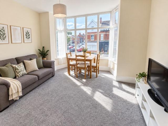St Davids Road South, Lytham Saint Annes FY8, 2 bed flat to rent, £680 pcm | PrimeLocation