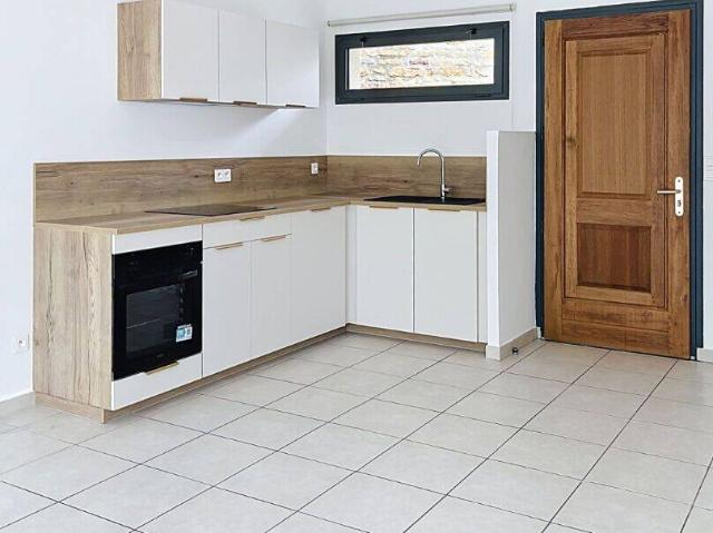 St Didier: Appartement avec grande terrasse et vue dégagée