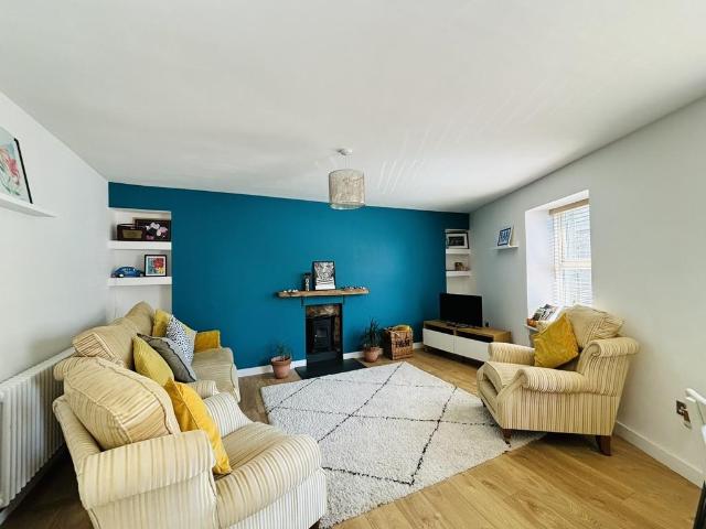 St. Dominic Street, Penzance 2 bed apartment to rent £975 pcm £225 pw