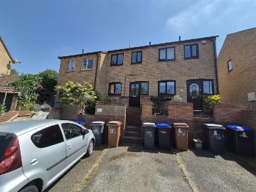 St. Dunstans Rise, Northampton NN4, 2 bed terraced house to rent, £1,100 pcm | PrimeLocation
