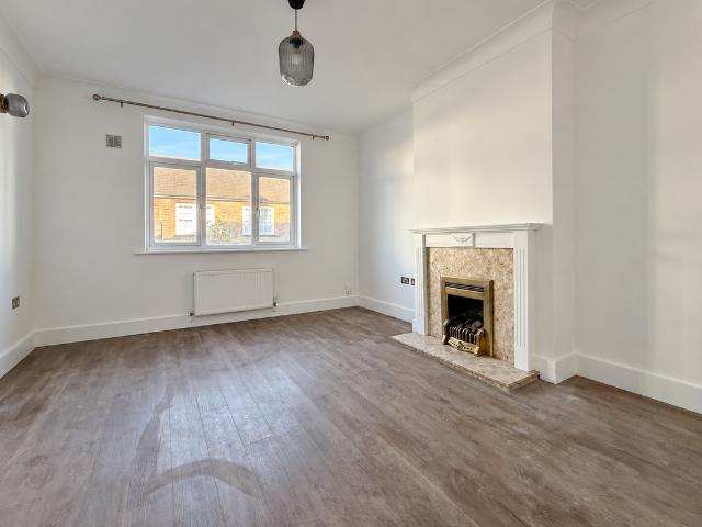 St. Dunstans Road, South Norwood SE25, 2 bed maisonette to rent, £1,725 pcm | PrimeLocation