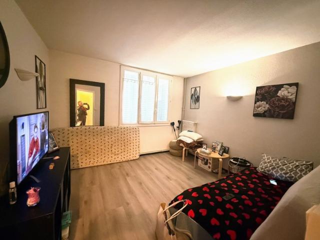 St Egrève beau studio meublé et équipé