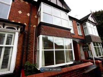 St Edmunds Avenue, Newcastle Under Lyme ST5, 2 bed flat to rent, £745 pcm | PrimeLocation