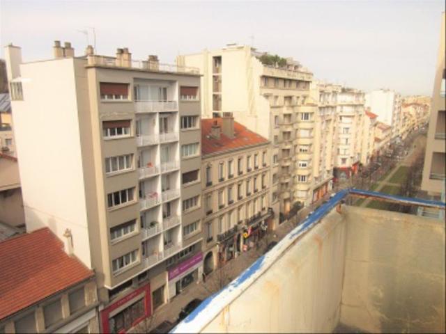 ST ETIENNE CENTRE II St Etienne, rue du 11 novembre.