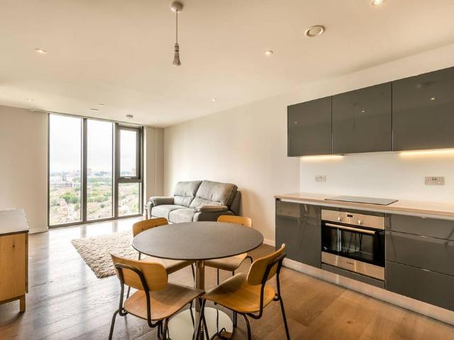 St Gabriel Walk, Elephant and Castle. 1 bed flat to rent £4,500 pcm £1,038 pw