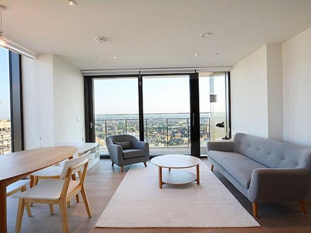 St Gabriel Walk, Elephant and Castle. 2 bed flat to rent £3,120 pcm £720 pw