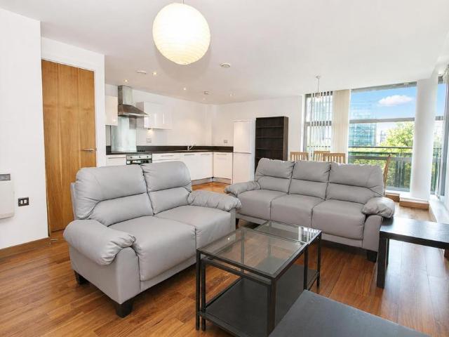St George Building 23, Leeds, LS1 2 bed flat to rent £1,450 pcm £335 pw