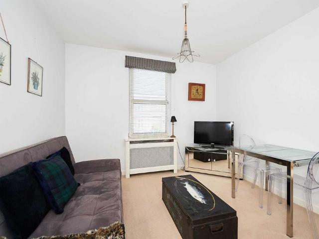 St George`s Place 1 bed apartment to rent £1,300 pcm £300 pw