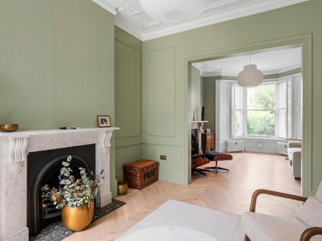 St. Georges Avenue, Tufnell Park. 5 bed terraced house to rent £10,000 pcm £2,308 pw