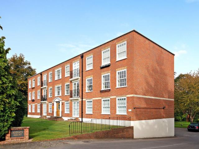 St. Georges Avenue, Weybridge KT13, 2 bed flat to rent, £2,300 pcm | PrimeLocation