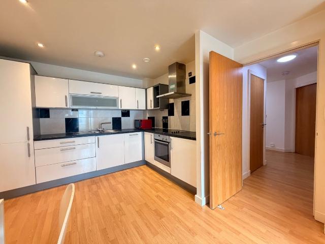 St. Georges Close, Sheffield, South Yorkshire S3, 2 bed flat to rent, £995 pcm | PrimeLocation