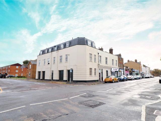 St. Georges Court, Southend On Sea SS3, 1 bed flat to rent, £900 pcm | PrimeLocation