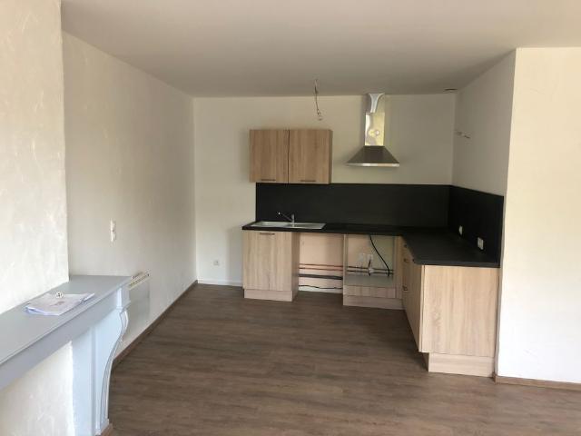 ST GEORGES DE RENEINS PLEIN CENTRE JOLI T3 de 62.30 m au 1er étage SANS ASCENSEUR