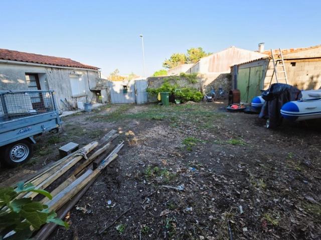 ST GEORGES D'OLÉRON 17 cœur de village côte Ouest, A Vendre Maison ancienne en pierre surface 70m² terrain 350m²