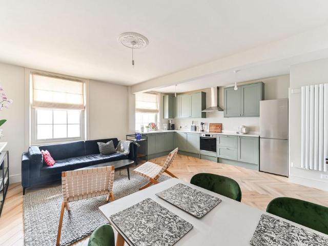 St Georges Drive, Pimlico, London, SW1V 1 bed flat to rent £3,650 pcm £842 pw