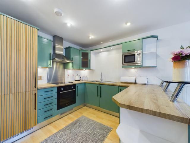 St. Georges Place, Cheltenham, 2 bedroom, Flat