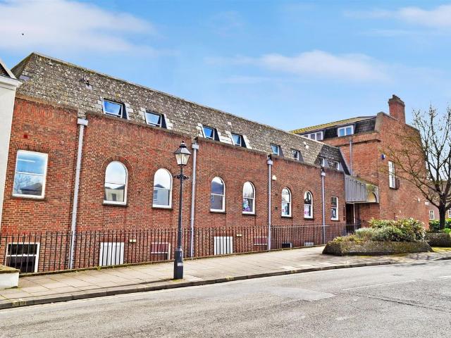 St. Georges Place, Taunton TA1, 1 bed flat to rent, £1,100 pcm | PrimeLocation