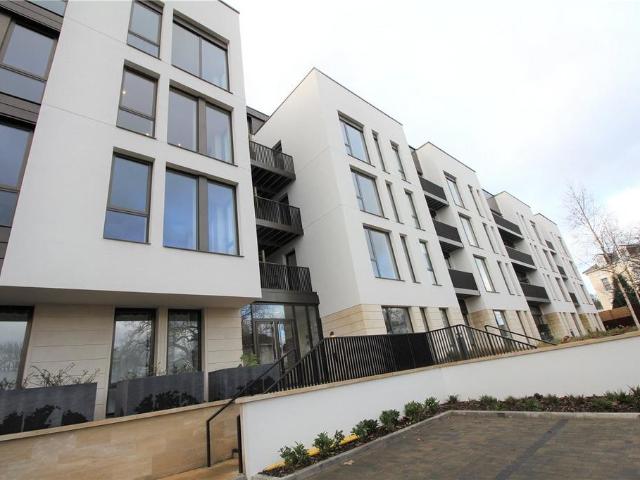 St. Georges Road, Cheltenham. 1 bed apartment to rent £1,450 pcm £335 pw