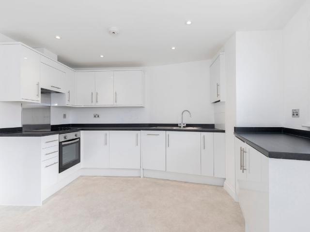 St. Georges Road, Cheltenham GL50, 2 bed flat to rent, £1,350 pcm | PrimeLocation