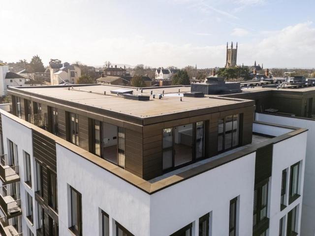 St. Georges Road, Cheltenham, GL50 2 bed penthouse to rent £3,250 pcm £750 pw