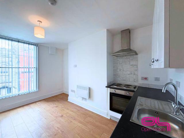 St. Georges Road, Bolton BL1, 1 bed flat to rent, £700 pcm | PrimeLocation
